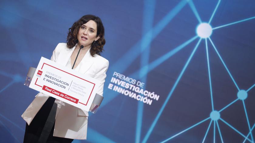 La presidenta interviniendo en el atril
