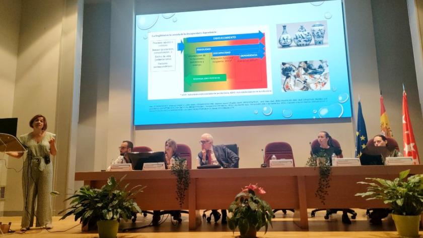 Mesa sobre paciente mayor con fragilidad Jornada Día Internacional del Mayor
