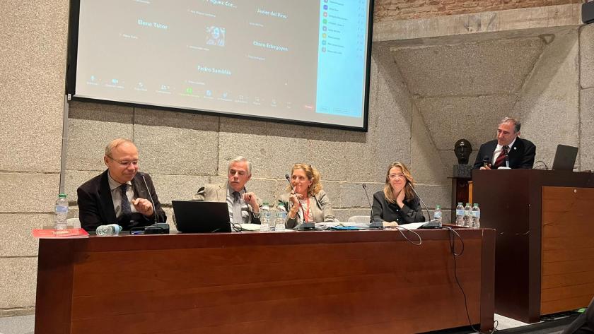 Foto de familia de la Mesa Monográfica de Atención Primaria