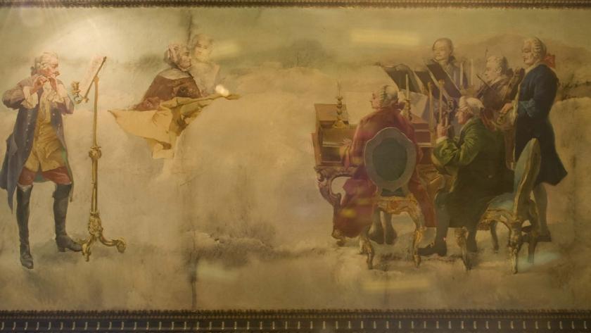 Pintura que representa un grupo de músicos tocando flauta, violín y piano 