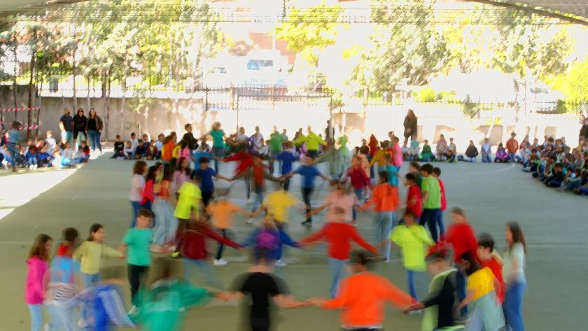El consejero Emilio Viciana durante su visita al colegio Los Jarales Monterrozas