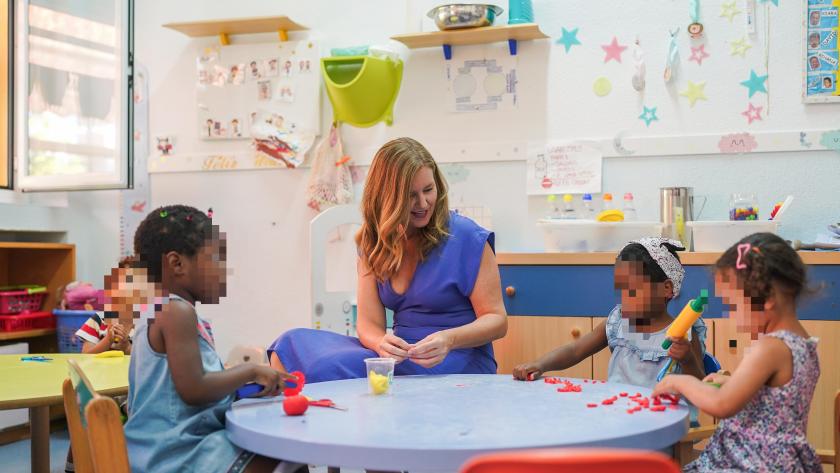 La consejera Ana Dávila durante su visita a la Residencia infantil El Valle