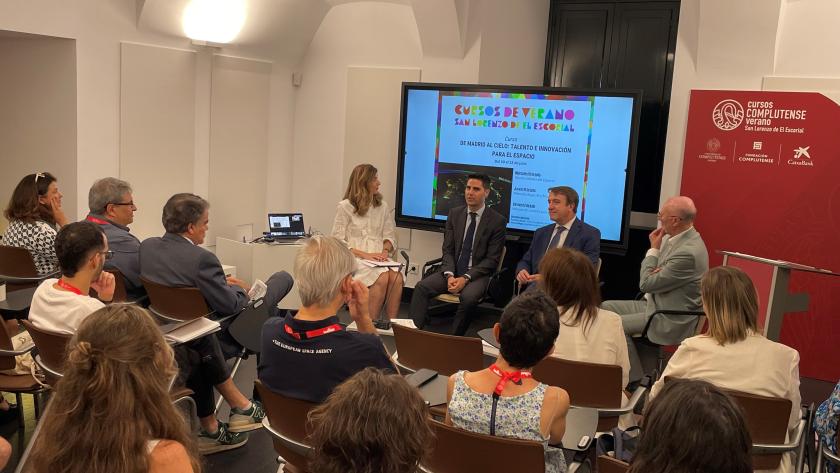 El consejero Emilio Viciana en los Cursos de Verano de El Escorial de la Universidad Complutense