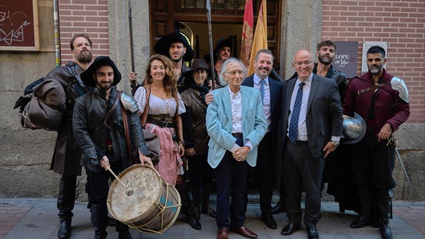 El consejero Mariano de Paco Serrano durante la presentación de El alcalde de Zalamea