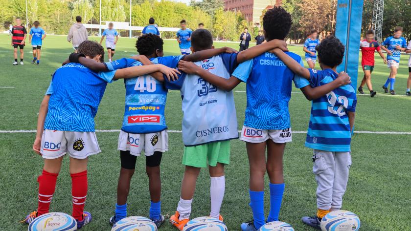 menores tutelados jugando al rugby 