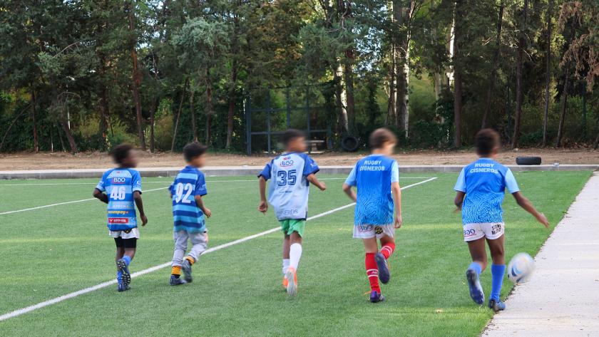 menores tutelados jugando al rugby 