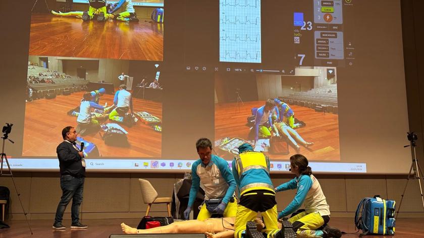 El equipo sanitario de SUMMA 112 que participó en el Campeonato de Soporte Vital Avanzado del Congreso, durante las maniobras