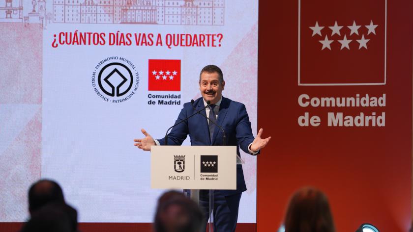 El consejero Mariano de Paco Serrano durante la presentación de los destinos Patrimonio Mundial de la Comunidad de Madrid en FITUR 2025