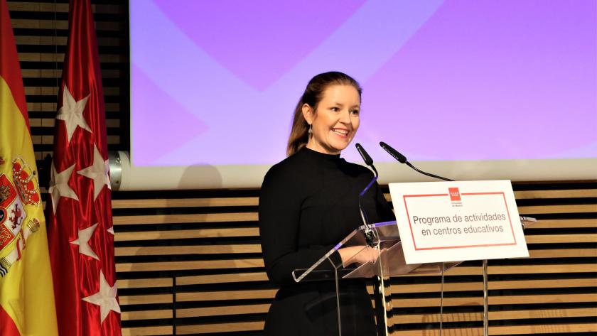 La consejera Ana Dávila durante la presentación del programa de actividades para alumnos 