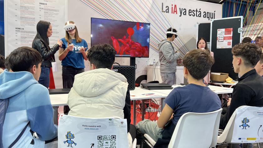 Alumnos en la Feria Madrid es Ciencia