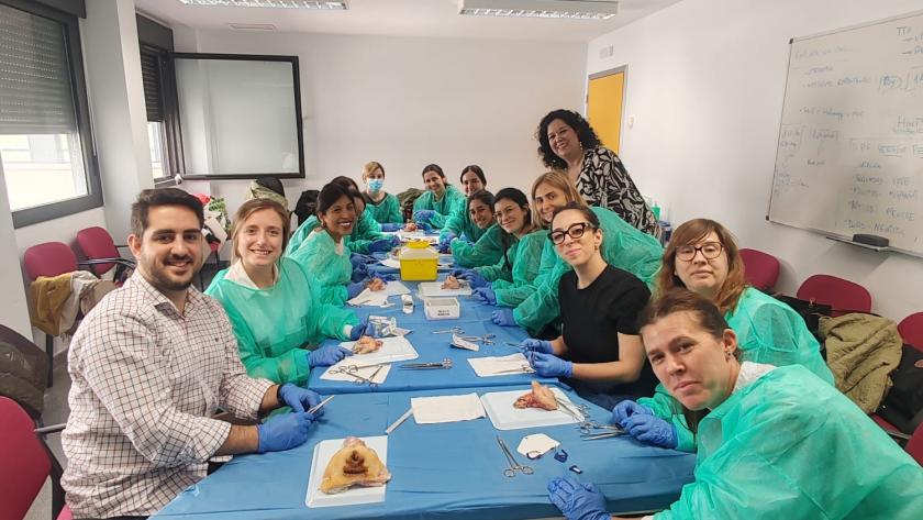 Alumnos del curso posando para la foto durante el taller