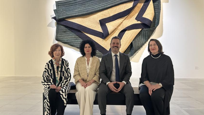 La Comunidad de Madrid recorre la trayectoria de la artista textil Sonia Navarro con la exposición Fronteras y territorios El consejero De Paco Serrano