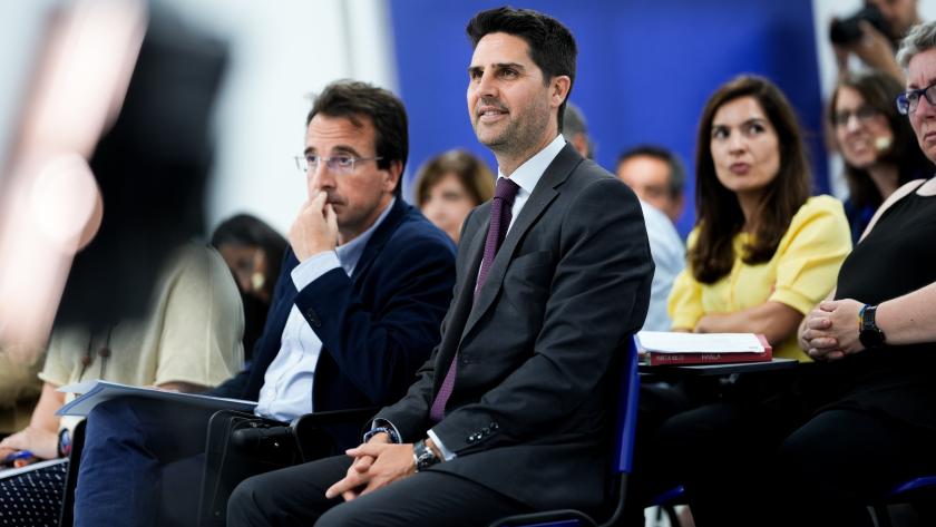 El consejero Emilio Viciana en el encuentro Familia-Escuela 2025 del Consejo Escolar regional