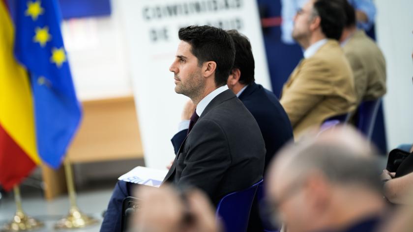 El consejero Emilio Viciana en el encuentro Familia-Escuela 2025 del Consejo Escolar regional