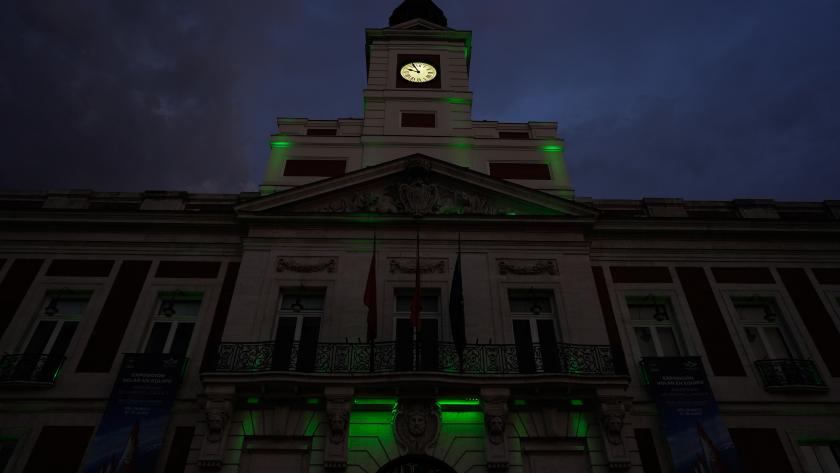 Fachada de noche