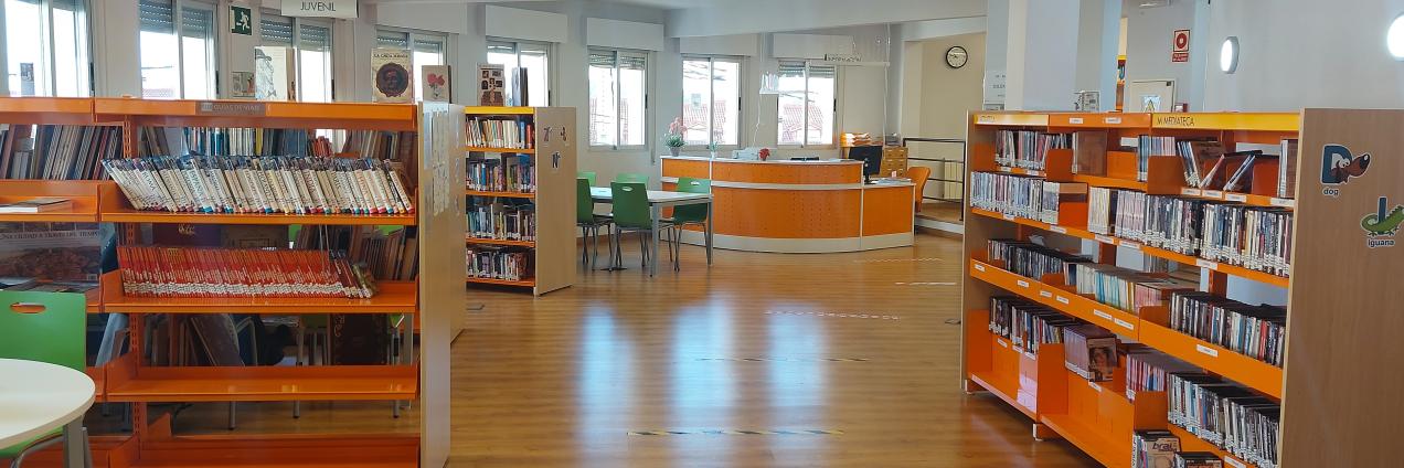 Interior Biblioteca Carmen Martín Gaite de El Boalo