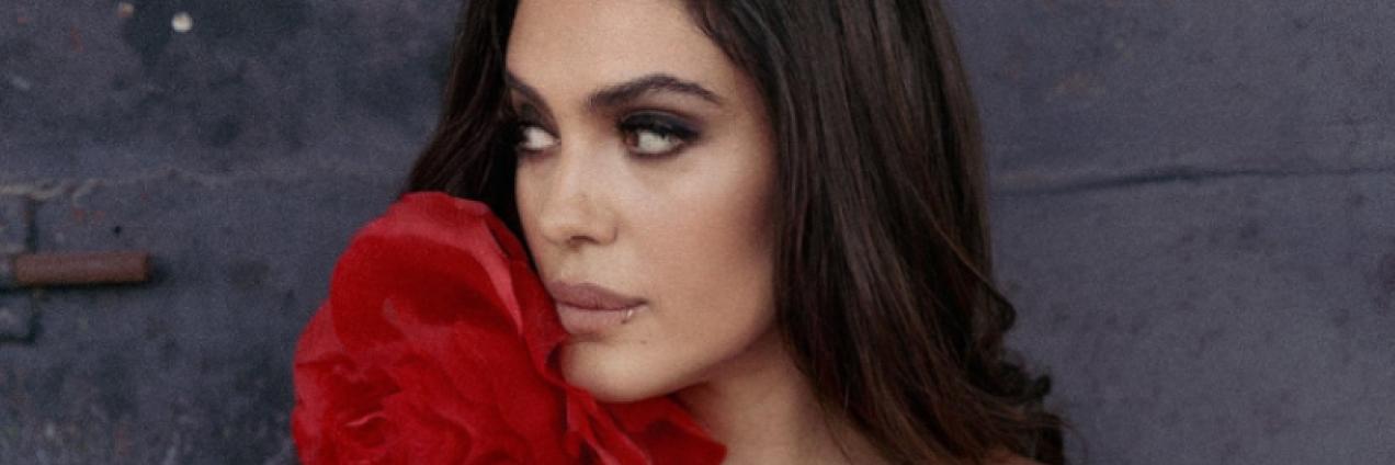 Fotografía de la artista Alba Molina