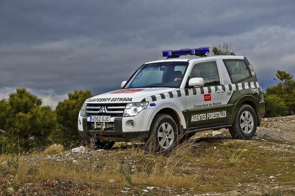 Imagen de un todoterreno de agentes forestales