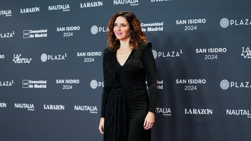 La presidenta vestida de negro en la gala