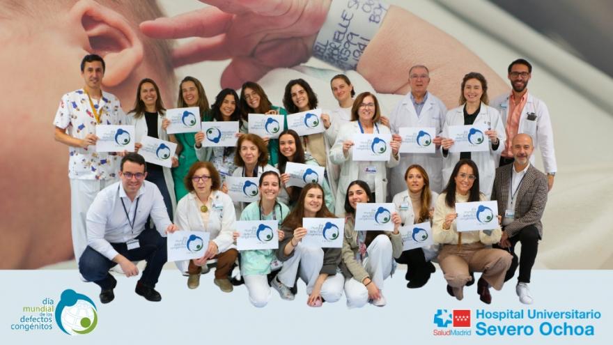 Profesionales de pediatría y neonatología y equipo de dirección gerencia del Hospital Universitario Severo Ochoa