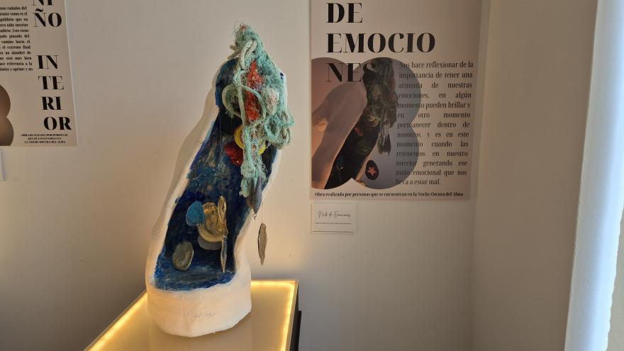 Escultura titulada Nudo de emociones
