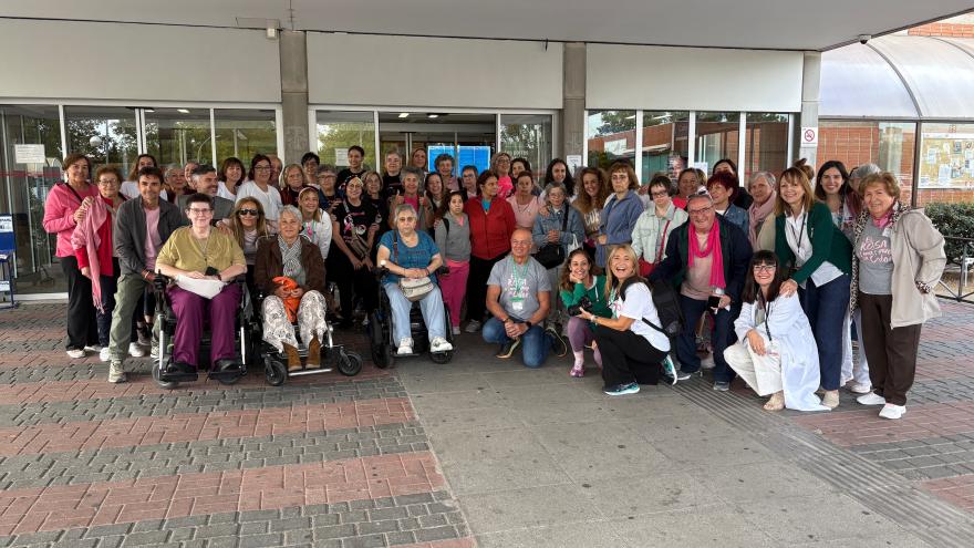 VII Máster Class de Zumba | Día Mundial del Cáncer de Mama Profesionales del Hospital Severo Ochoa, voluntarios de la AECC, pacientes en el Día Mundial del Cáncer de Mama