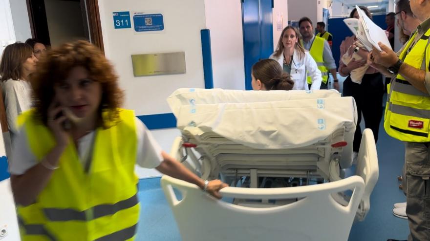 Imagen del simulacro:  evacuación de pacientes