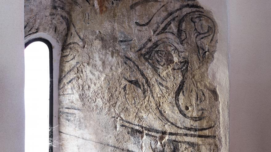 Restos de pintura mural en la iglesia parroquial de Nuestra Señora de las Nieves en Manzanares el Real  Fotografía: María Latova  Iglesia parroquial de Nuestra Señora de las Nieves en Manzanares el Real