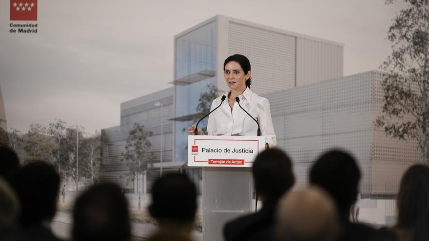 Díaz Ayuso inaugura el Palacio de Justicia de Torrejón de Ardoz que atiende a más de 230.000 personas de once municipios  La presidenta Isabel Díaz Ayuso