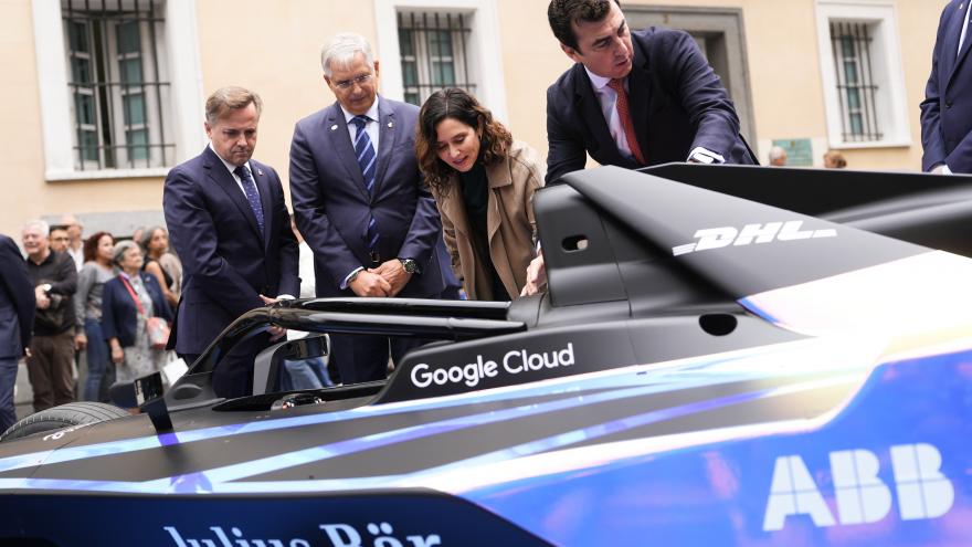Díaz Ayuso presenta el Campeonato del Mundo de Fórmula E 2026 que se celebra por primera vez en la Comunidad de Madrid: “Llega para quedarse”  La presidenta Isabel Díaz Ayuso