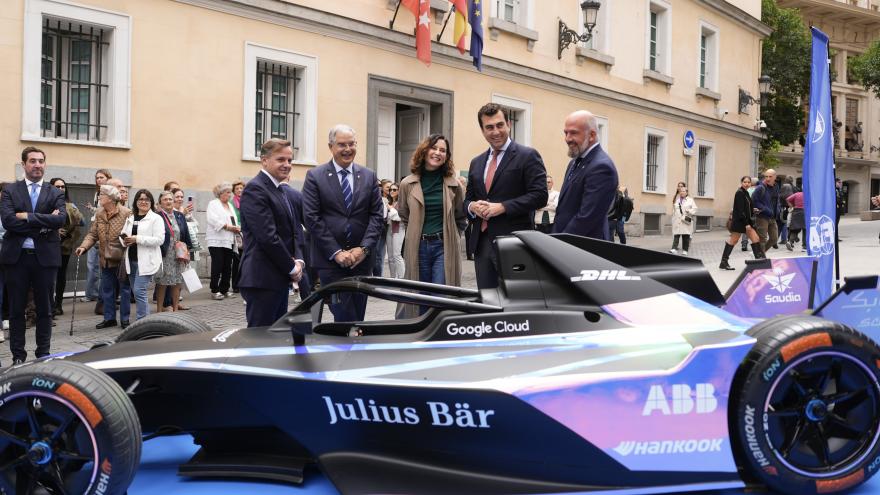 Díaz Ayuso presenta el Campeonato del Mundo de Fórmula E 2026 que se celebra por primera vez en la Comunidad de Madrid: “Llega para quedarse”  La presidenta Isabel Díaz Ayuso