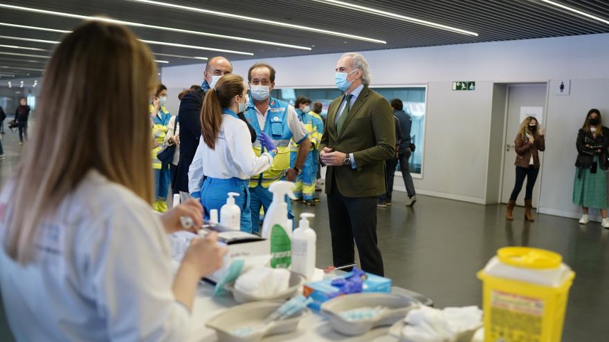 Comenzamos a vacunar la próxima semana frente al COVID-19 a población de 77, 78 y 79 años en los centros de salud.