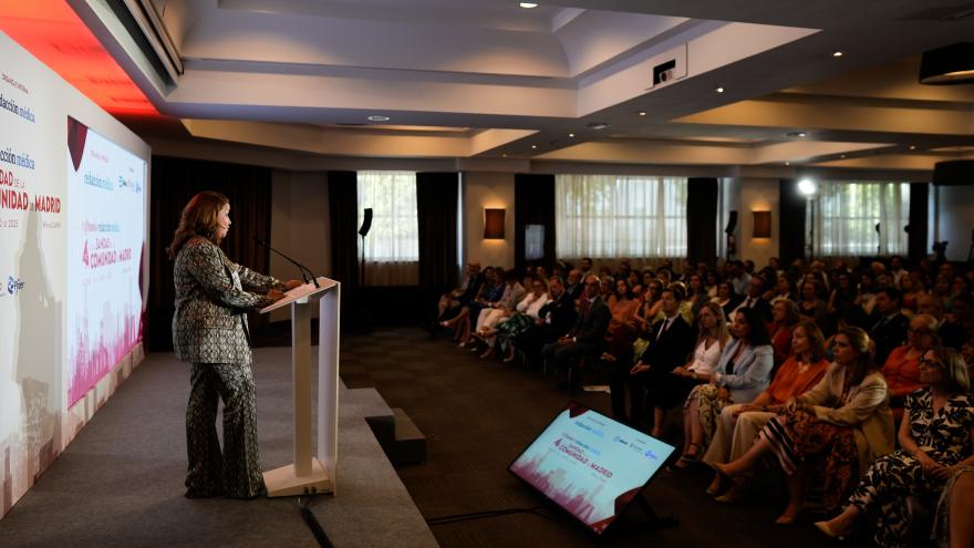 Fátima Matute en los premios Redacción Médica a la sanidad madrileña