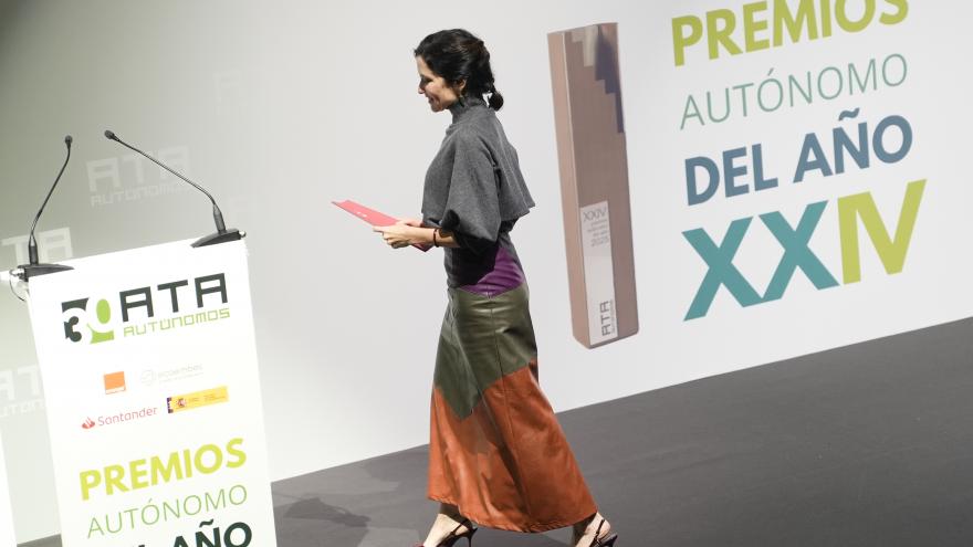 Díaz Ayuso anuncia que los Presupuestos de 2026 incrementan un 17,7% las ayudas a los autónomos y los nuevos emprendedores recibirán hasta 6.200 euros  La presidenta Isabel Díaz Ayuso