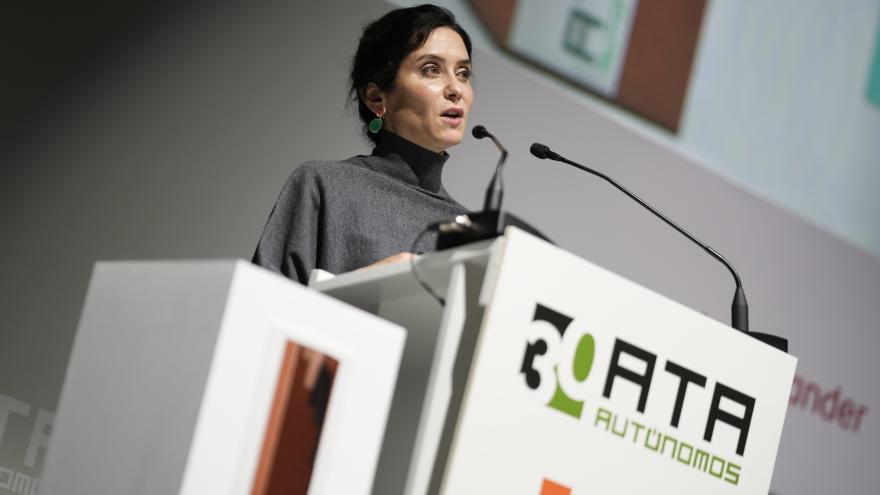 Díaz Ayuso anuncia que los Presupuestos de 2026 incrementan un 17,7% las ayudas a los autónomos y los nuevos emprendedores recibirán hasta 6.200 euros  La presidenta Isabel Díaz Ayuso