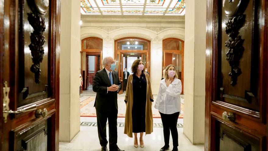 Díaz Ayuso visita la Real Academia Española