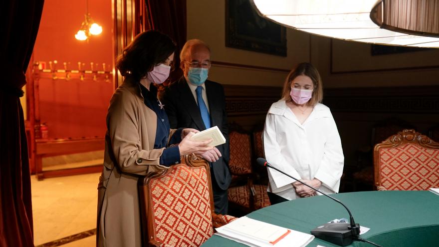 Díaz Ayuso visita la Real Academia Española