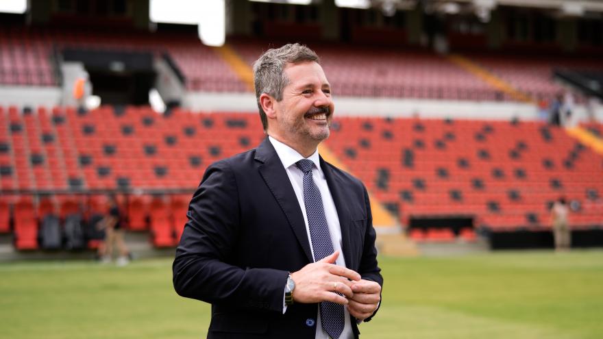 La Comunidad de Madrid concluye las obras de renovación del Estadio de Vallecas que permiten al Rayo disputar la Conference League El consejero Mariano de Paco