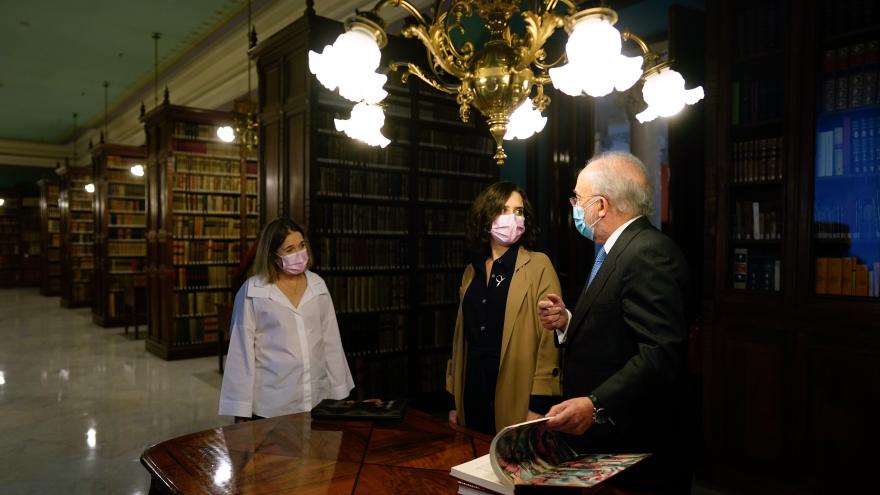 Díaz Ayuso visita la Real Academia Española