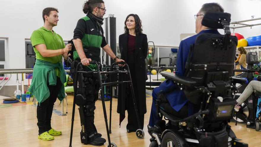 Díaz Ayuso anuncia una Guía Práctica de Atención a la Discapacidad para ayudar a las familias: “Cada persona cuenta y defendemos su desarrollo en plenitud” Díaz Ayuso