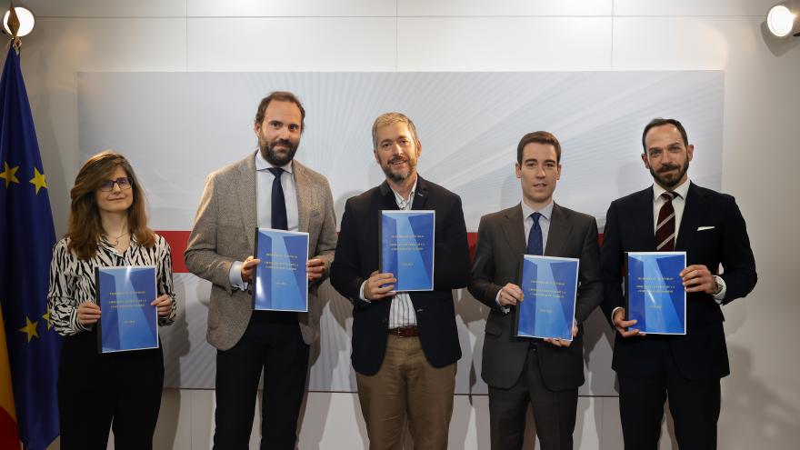 La Abogacía General de la Comunidad de Madrid tramita más de 8.000 asuntos consultivos y 14.500 nuevos litigios El consejero García Martín