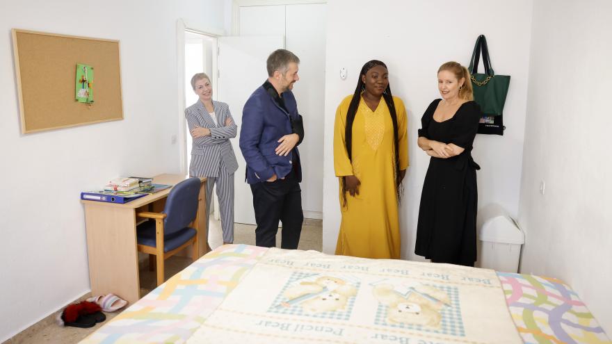 La Comunidad de Madrid ha ayudado en tres años a 24.500 madres con 14.500 euros por hijo Los consejeros García Martín y Dávila