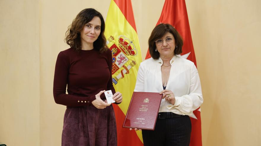 Díaz Ayuso recibe la Memoria de actividades de la Fiscalía de Madrid en 2024 La presidenta Isabel Díaz Ayuso