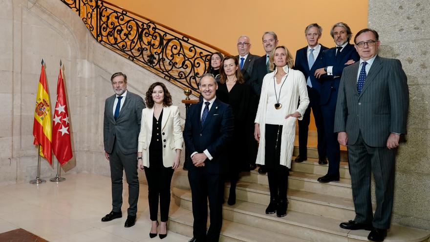 La presidenta junto a los representantes del Colegio de Abogados