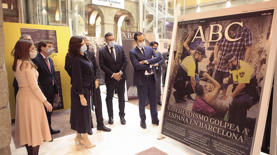 Inauguración de la exposición en la Real Casa de Correos