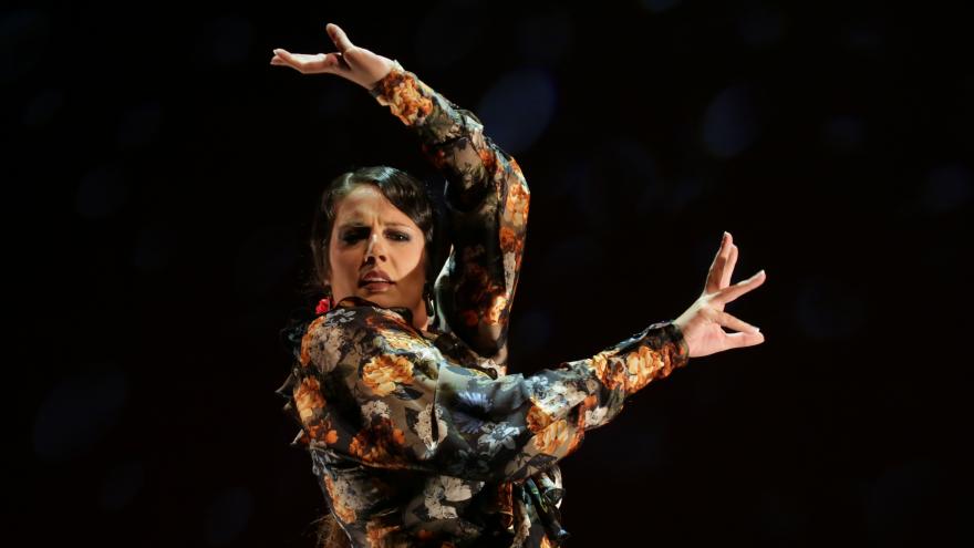 La bailaora Ana Latorre haciendo un desplante