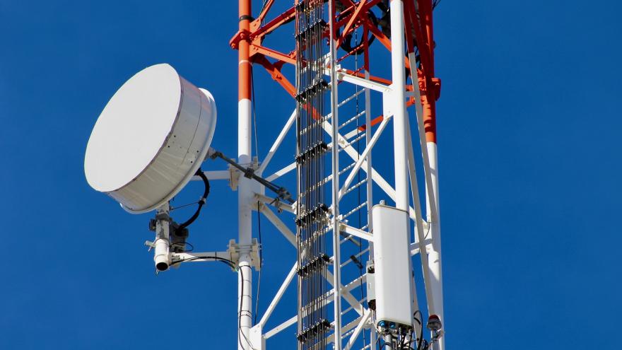 Imagen de una torre de telefonía móvil
