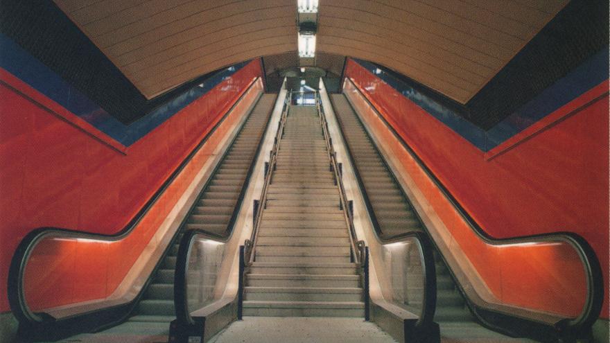 Escaleras fijas y mecánicas