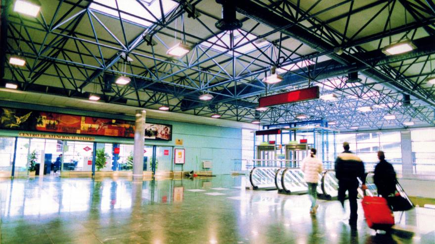 Acceso estación Aeropuerto