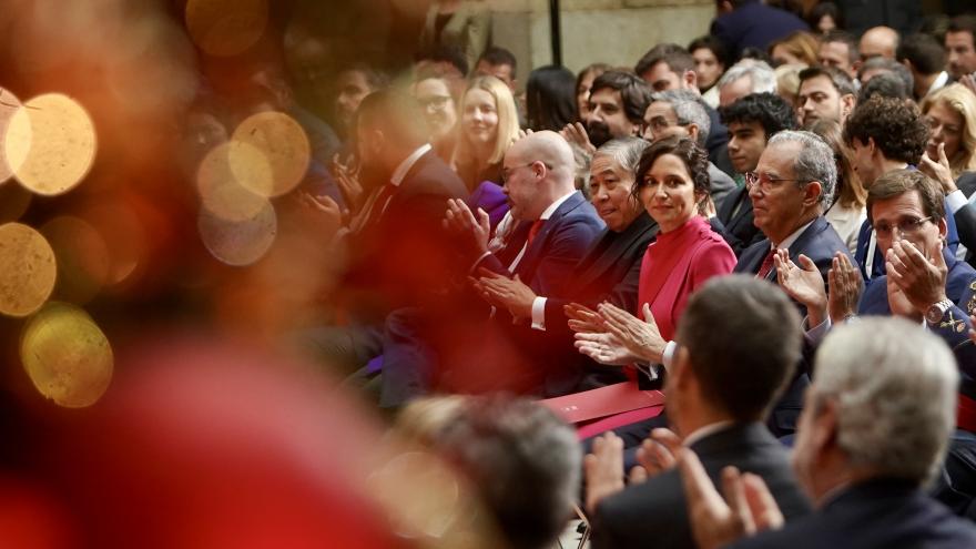 La presidenta aplaudiendo en el acto